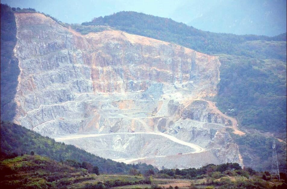 <b>安徽池州：露天开采矿山剥离物中砂石土矿产资源有偿处理试点启动</b>